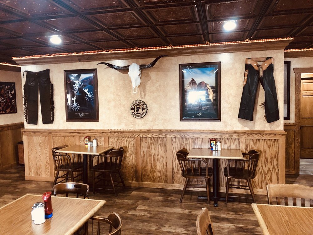 Tables at Chapz Roadhouse